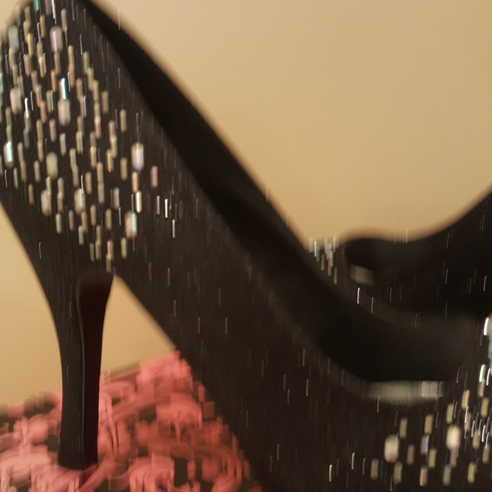 Shoes - Picture 2 of 4